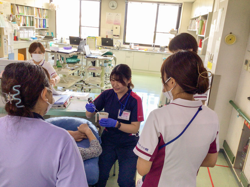 食事デモの画像